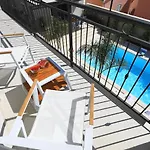 アパートホテル Luxury ザダル