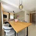 アパートホテル Luxury
