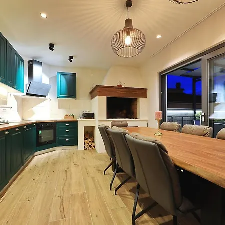 Lägenhetshotell Luxury 4*