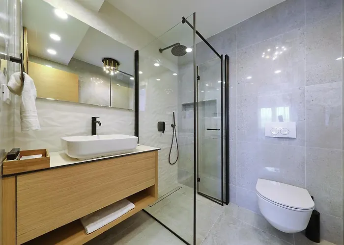 Luxury 4*
