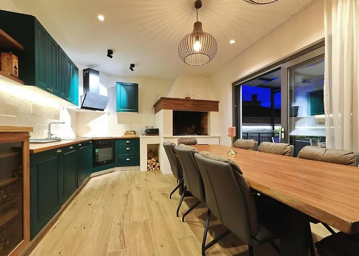 アパートホテル Luxury 4*