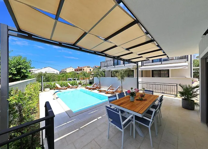 Luxury Aparthotel 4*