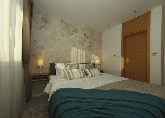 Luxury Aparthotel 4*