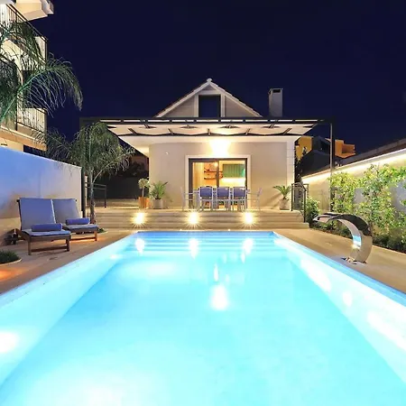 Manda Luxury