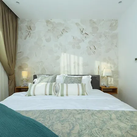 Manda Luxury