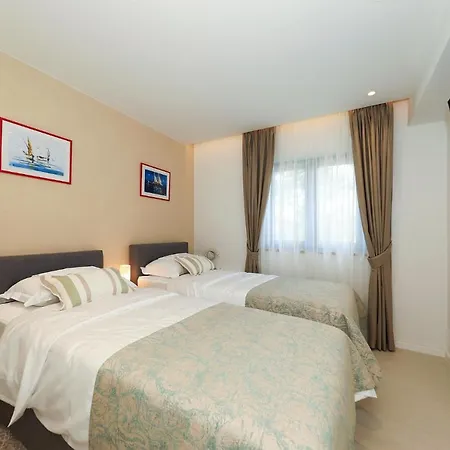 Manda Luxury Aparthotel 4*