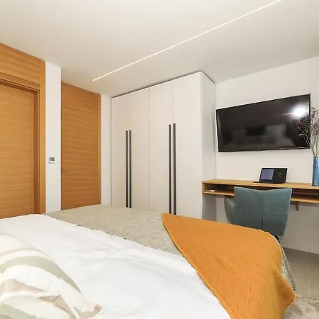 Manda Luxury