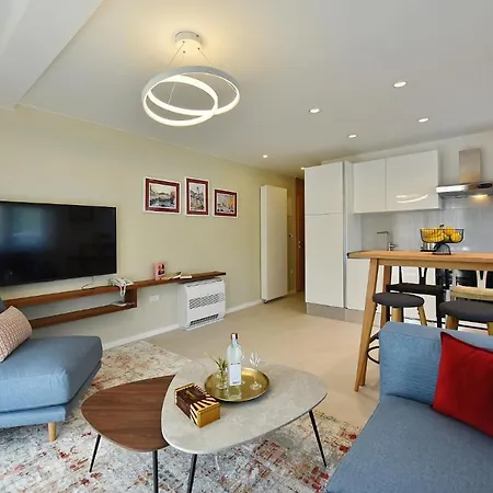 Aparthotel Manda Luxury
