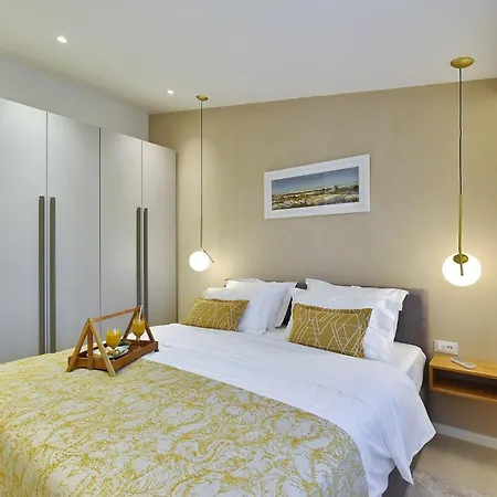 Manda Luxury