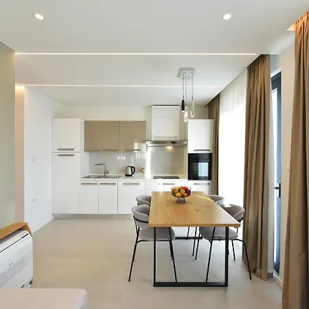 Luxury Aparthotel Zadar 扎达尔