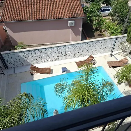 Aparthotel Manda Luxury 4*
