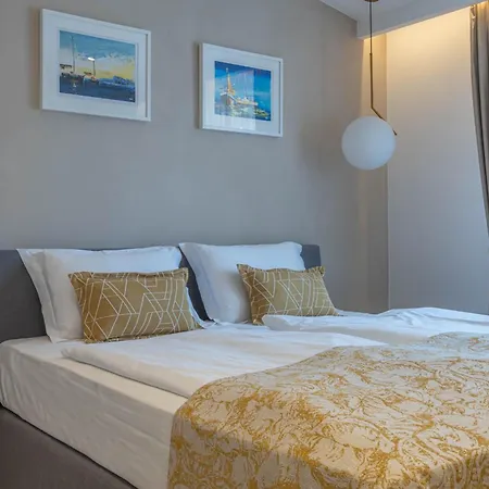 Luxury Aparthotel 4*