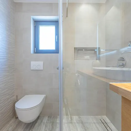 Luxury Aparthotel 4*