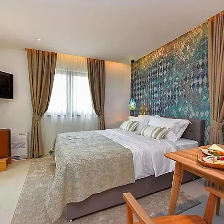 Luxury Aparthotel 4*